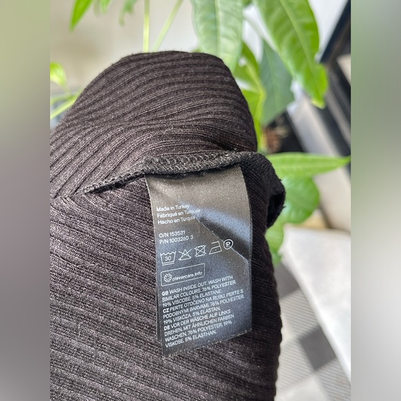 ☘️ H&M Midi Polo Shirt Ribbed Knit Dress with Short sleeves and Side Slit i… - Picture 13 of 15